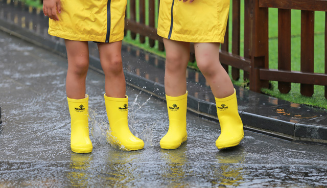 [School] Reminder to bring Rain clothes
