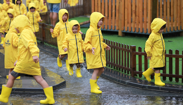 [School] Reminder to bring Rain clothes